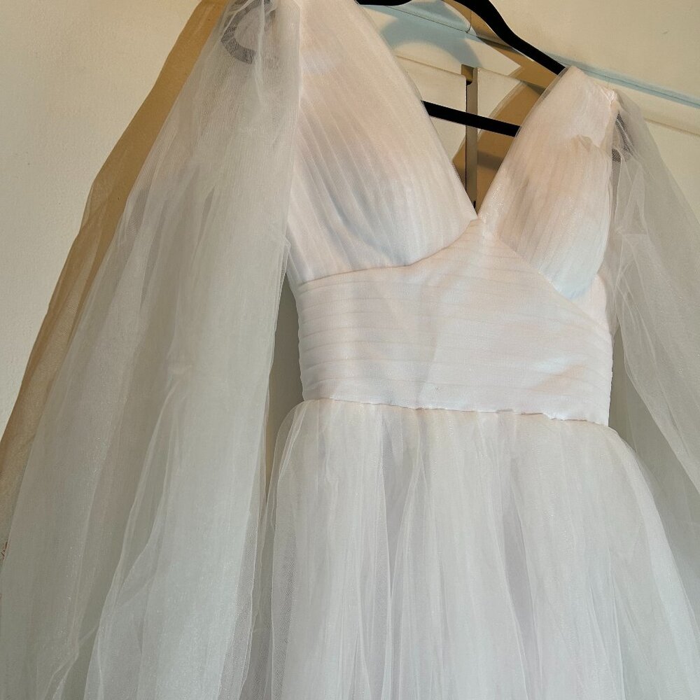 New Tulle Wedding Gown - Picture 8 of 14